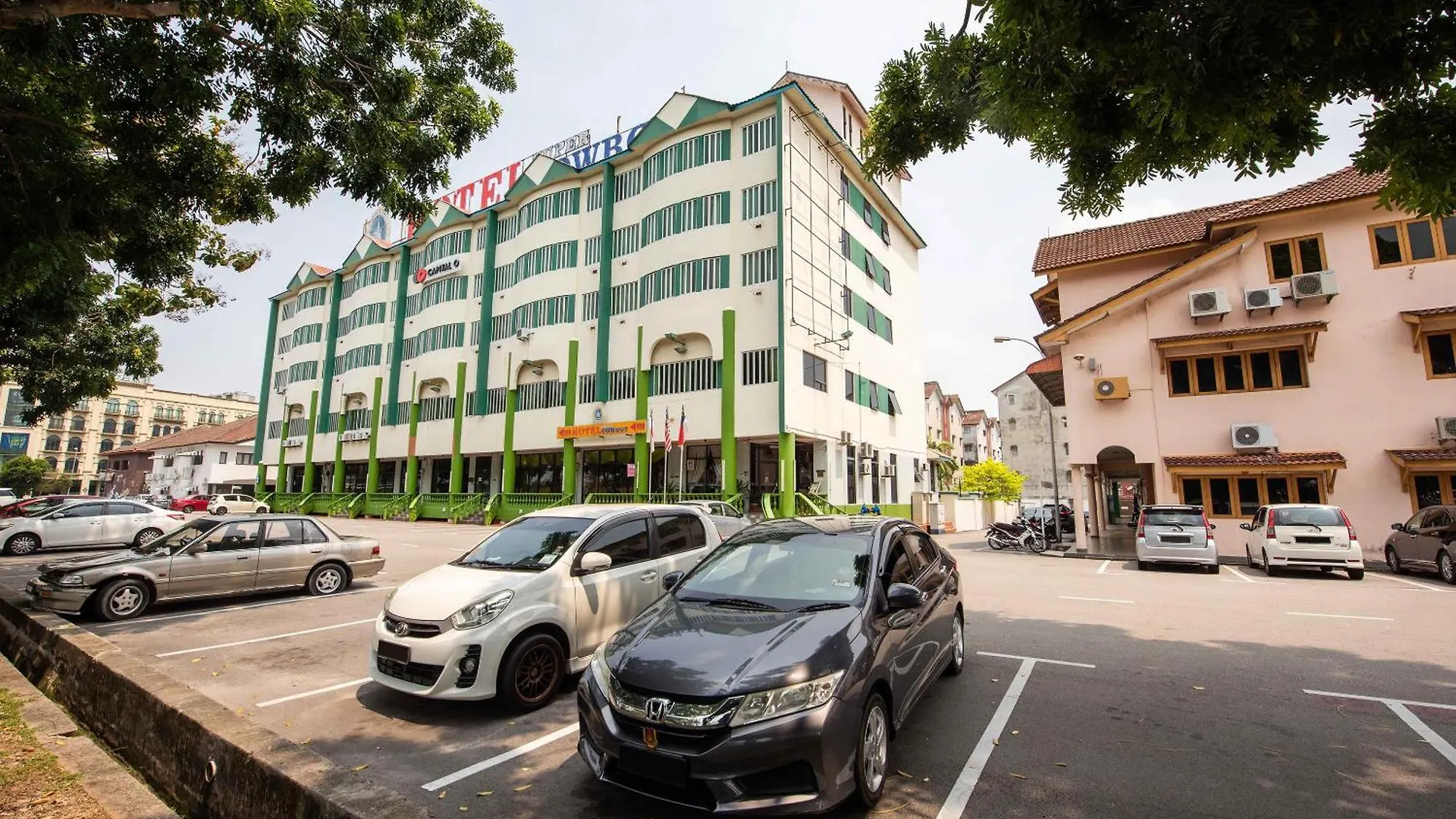 Dancenter Super Cowboy Hotel Malacca Apartment