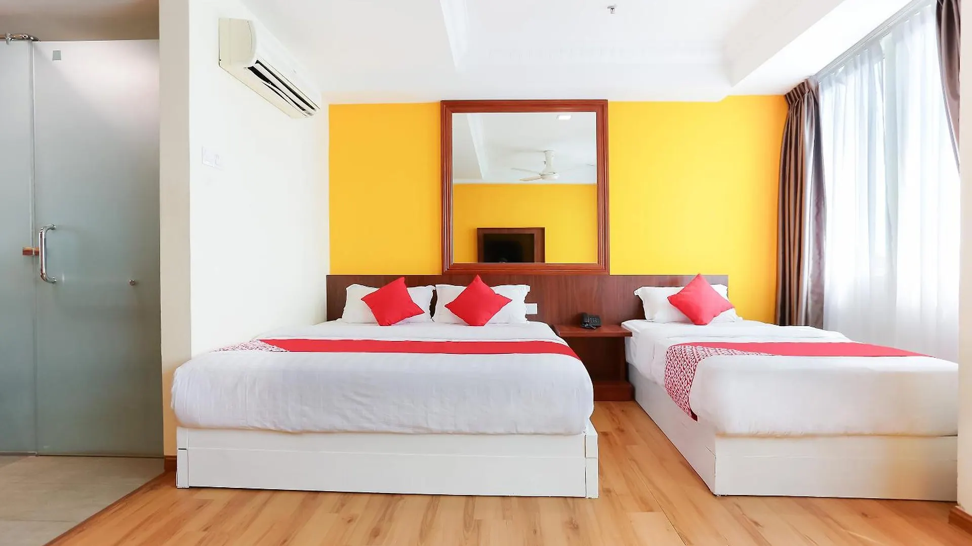 Dancenter Super Cowboy Hotel Malacca 0*,