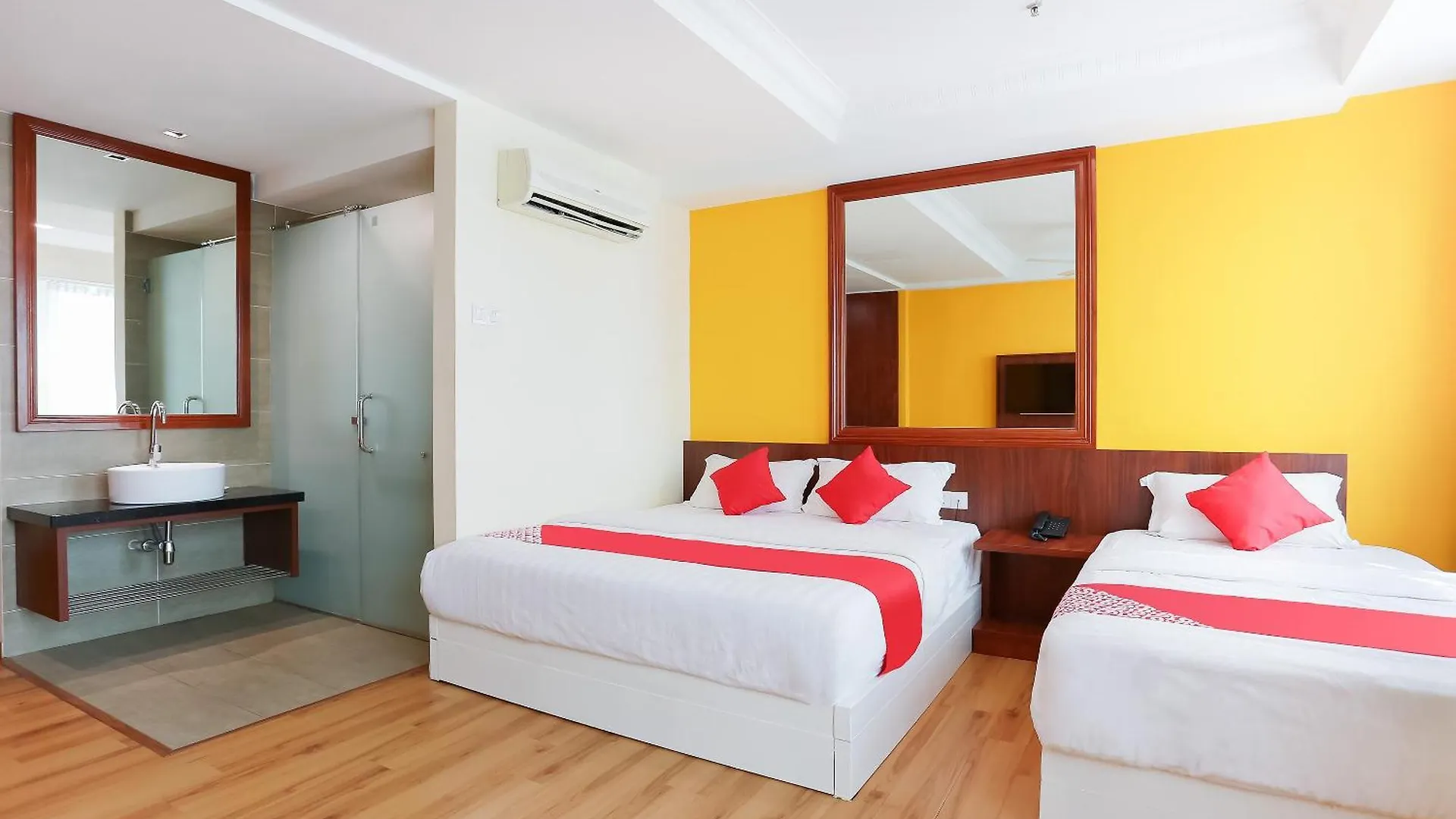 Dancenter Super Cowboy Hotel Malacca